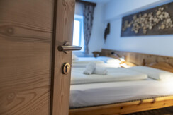 3-room apartment with 2 bedrooms and 3 bathrooms