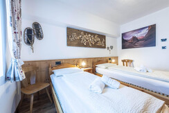 3-room apartment with 2 bedrooms and 3 bathrooms