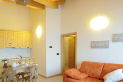 Appartamento 4/6 posti letto giallo mansarda