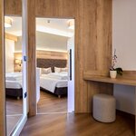  Фото Полулюкс, душ, туалет, Делюкс