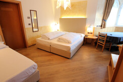 Camera_superior_Monzoni