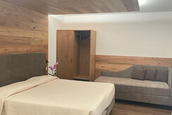 PHOTO-2025-05-07-10-25-19