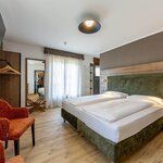  Foto von Deluxe mit Balkon