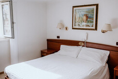 Double room with view on the Dome square