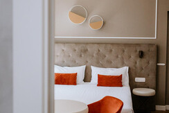 Deluxe room with balcony and view on the Dome square