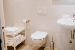 Bathroom (Triple room with city view)
