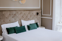 Superior room with view on the Dome square