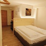  Фото 2-местный номер, душ и ванна, туалет