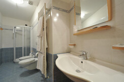 BAGNO349.pdf TIROL