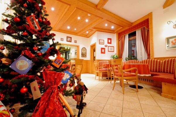 Hotel_Adamello_reception