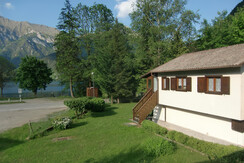 Casa Camilla e sullo sfondo il lago