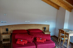 2FEB9B67-23B2-44E9-BDD8-4D5EEA62866B