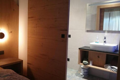 processed-5aefe9c5-cffc-4758-8620-aede2166f2dd_Uwv