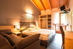 camera tripla superior