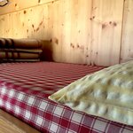 Zdjęcie Bed without bedding in shared room, with BB