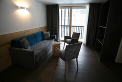 SUITE 1 (2)