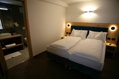 SUITE 5 (2)