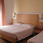  Foto von Dreibettzimmer, Dusche oder Bad, WC