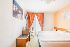 6. Camera Dolomiti
