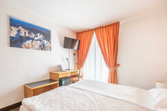 7. Camera Dolomiti