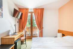 9. Camera Dolomiti