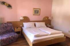 707164E7-6C68-4105-BE60-64E7C42A78BA