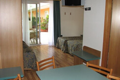 Studio 3 People Ambassador Suite Hotel Riva del Garda