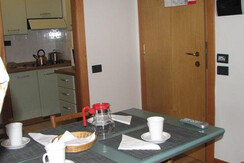 Studio 3 People Ambassador Suite Hotel Riva del Garda