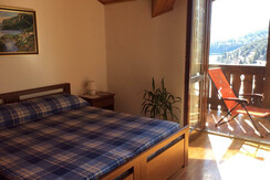 Camera vista lago