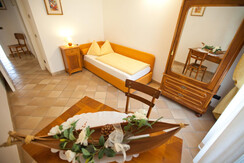 106 - Camera con due letti singoli