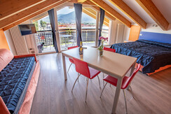 Soggiorno Rosso Ciliegia 2