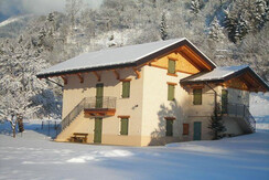 La neve Altro prospetto della Baita