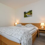 Zdjęcie Pokój czteroosobowy, prysznic, WC, od ogrodu