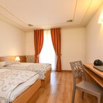 Zdjęcie Pokój dwuosobowy, prysznic, WC, od ogrodu