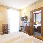  Foto von FAMIGLIA, family room comunicante