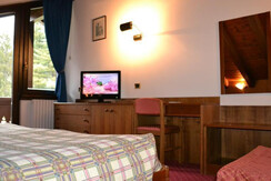 camera doppia con tv