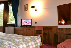 camera doppia con tv