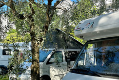 camper 8B85814C-8E29-4AEC-948A-59838690659C