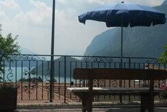 VISTA LAGO DAL CORTILE