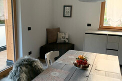 0142C122-46B7-406B-AD39-56A9D38851DD