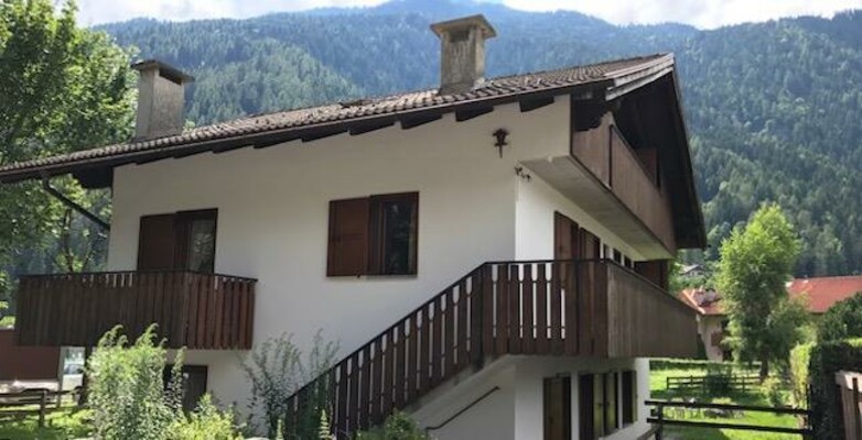 casa nel verde pinzolo esterno estate