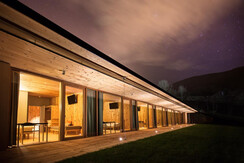 casariga-trentino-vacanza-B&B-finestre-notte