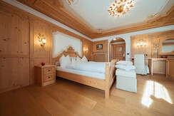 Elegance 9