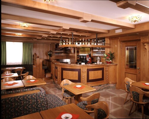 Bar | © by Hotel Denny Pinzolo Carisolo