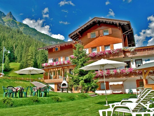 Guesthouse Edy - Canazei - Val di Fassa - Summer
