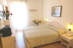 Eco Hotel Zanella - Camera Famiglie 01