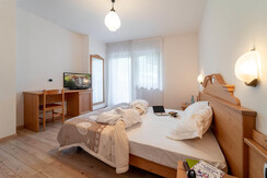 Hotel Europa Pera di Fassa camera matrimoniale