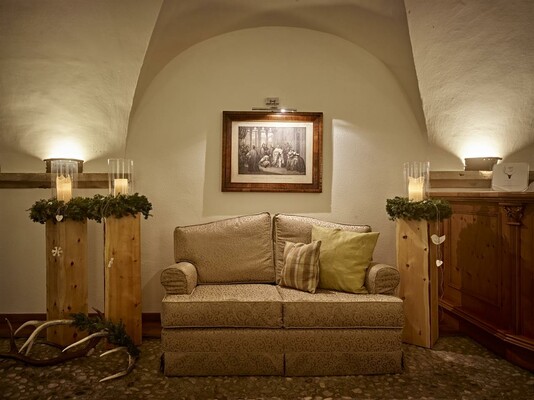 Hall (2)
