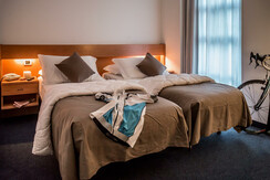 Fly Bike Hotel TWIN BEDS