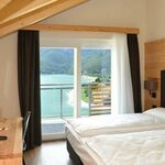  Photo of Twin room, bath, toilet, lake view BB